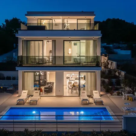 Villa Luxury Aurora By The Sea *
