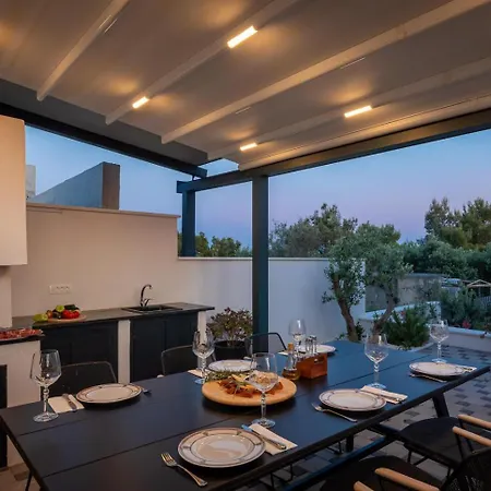 Villa Luxury Aurora By The Sea *