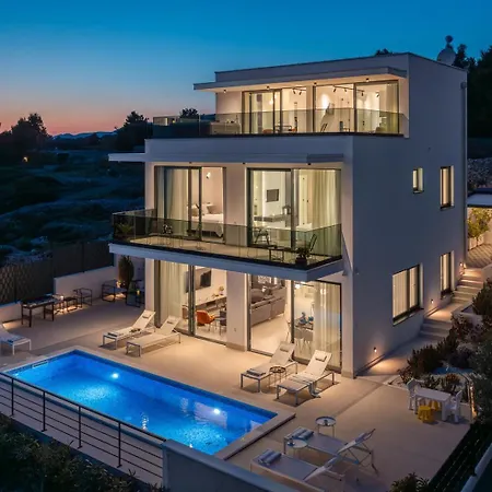 Villa Luxury Aurora By The Sea *