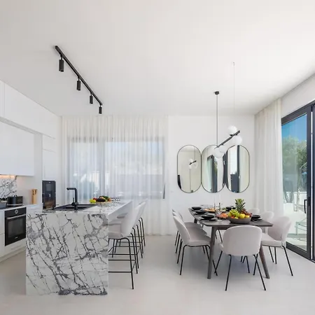 Villa Luxury Aurora By The Sea