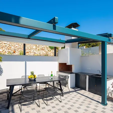 Villa Luxury Aurora By The Sea
